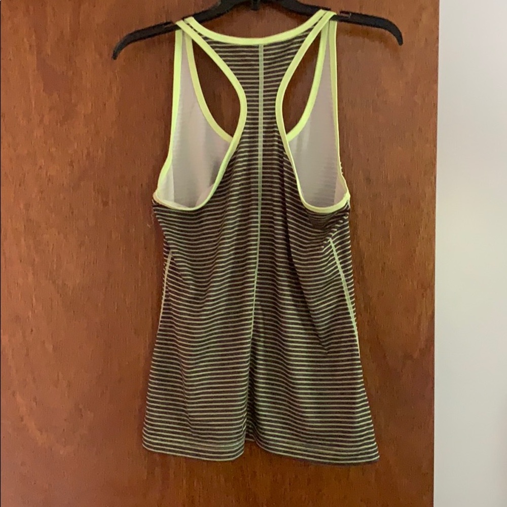 Gap Workout Tank - Picture 3 of 3